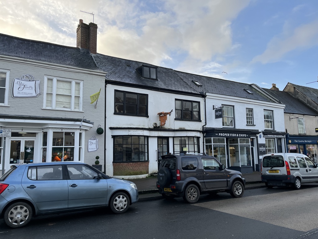 58 High Street, Honiton, Devon, EX14 1PQ Stratton Creber Commercial